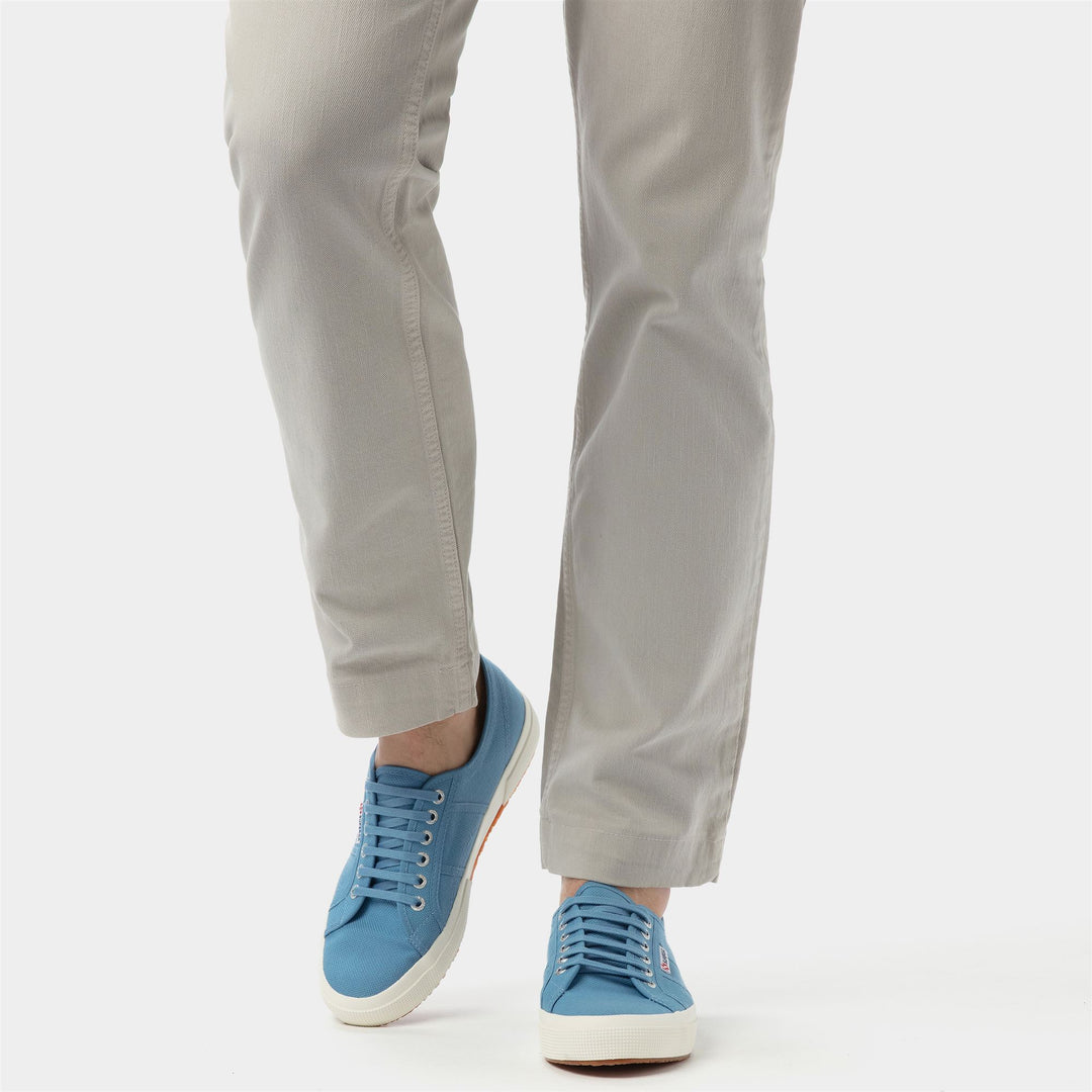 Le Superga Unisex 2750-COTU CLASSIC Sneaker BLUE LT CYANEUS-FAVORIO Dressed Front Double		