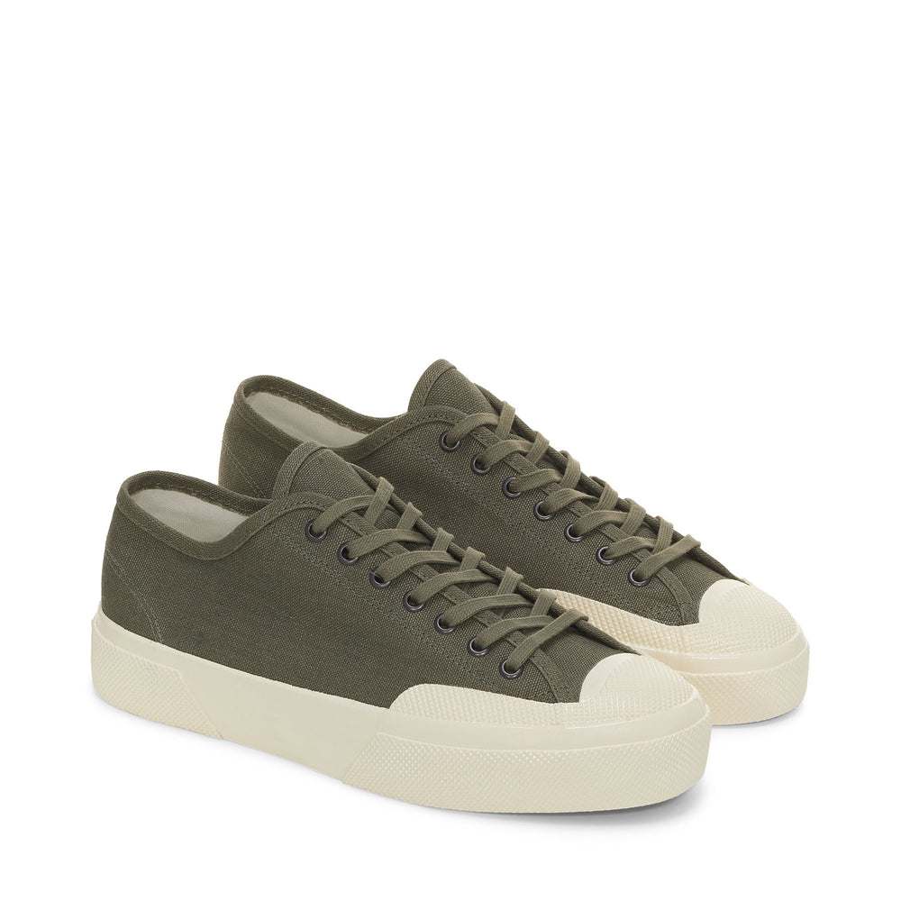 Le Superga Unisex 2432 WORKS LOW CUT DEADSTOCK FRENCH COTTON Low Cut GREEN MIL-OFF WHITE Dressed Front (jpg Rgb)	