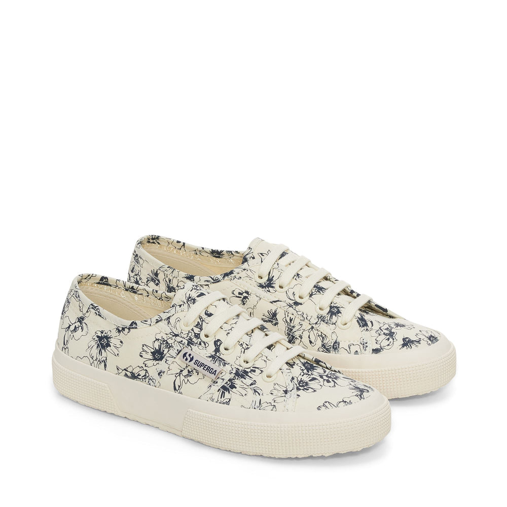 Le Superga Woman 2750 SKETCHED FLOWERS Low Cut BEIGE NATURAL-NAVY FLOWERS Dressed Front (jpg Rgb)	