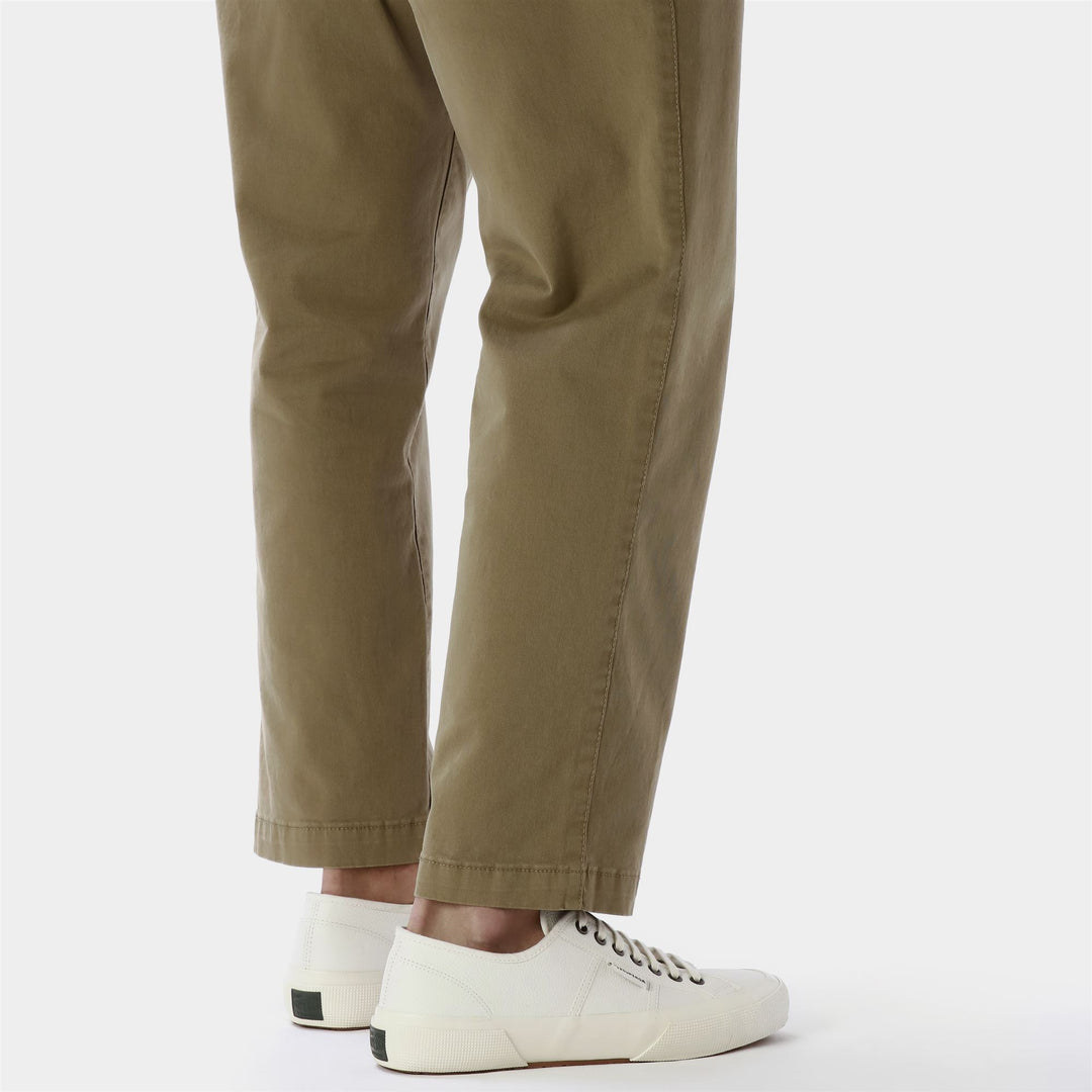 Zapatillas blancas unisex de corte bajo con parte superior de cuero main