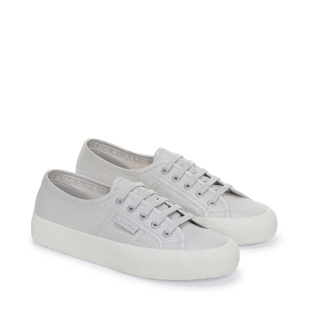 Le Superga Woman 2750 PEARL MATTE CANVAS Sneaker GREY SILVER-FAVORIO Dressed Front (jpg Rgb)	