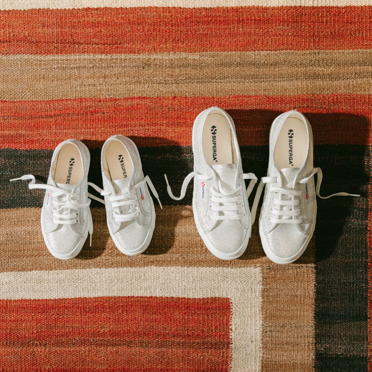 Superga: Sneakers et Chaussures de Cérémonie Fille Basket Élégante:  Chaussures en dentelle et Macramé