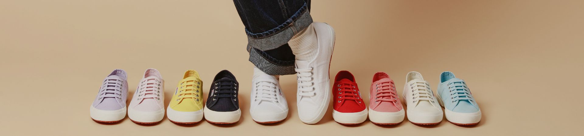 Superga: La Classica 2750 Un’icona di stile e versatilità
