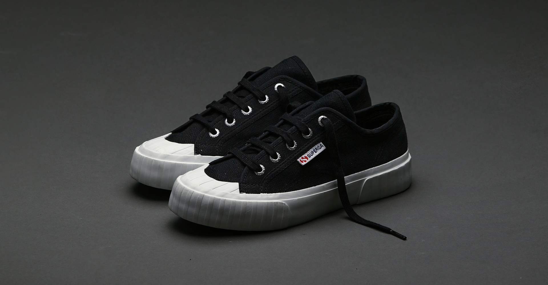 Superga: Superga Black Days Discover the best deals of the year