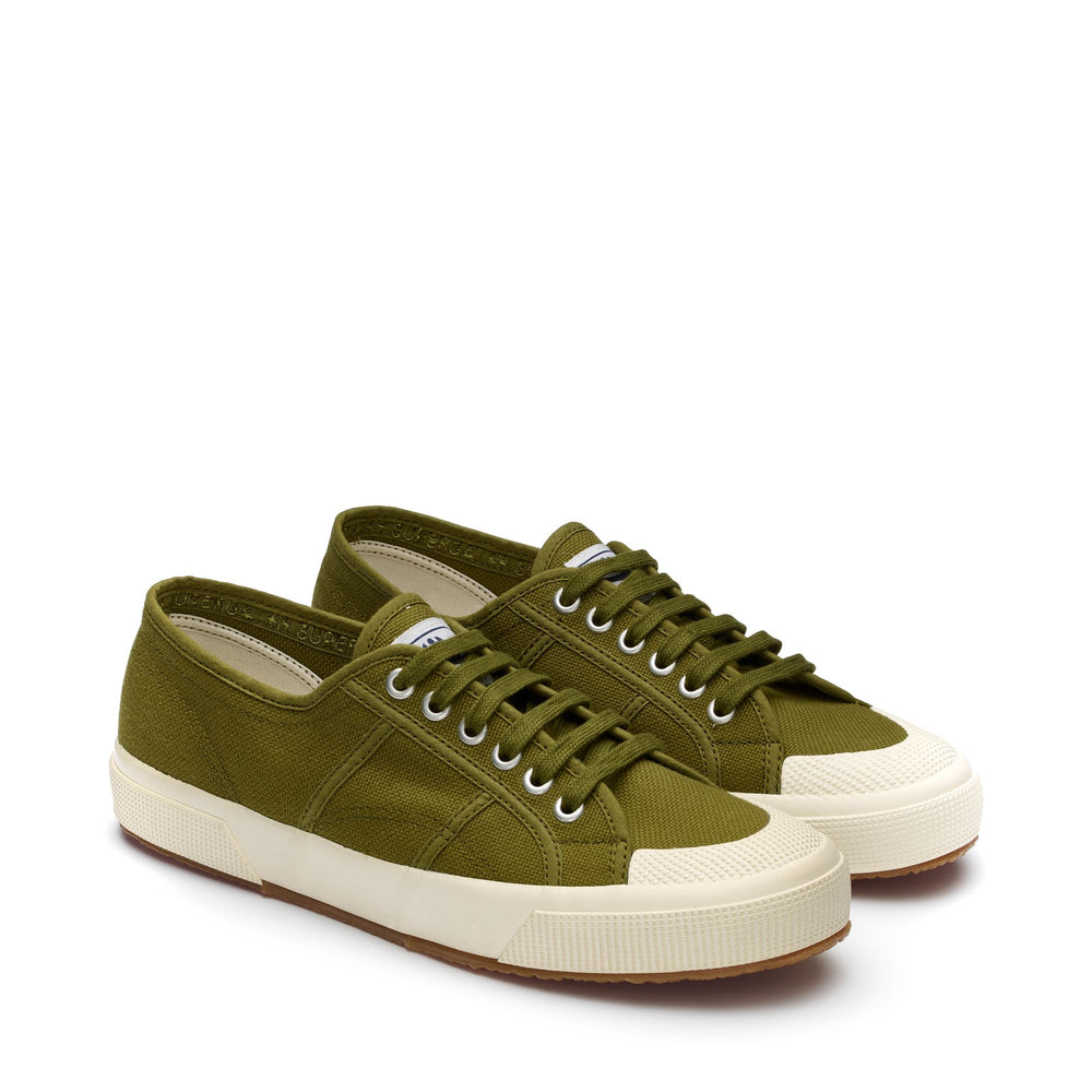Le Superga Unisex 2390 MILITARY Sneaker GREEN MILTARY Dressed Front (jpg Rgb)	