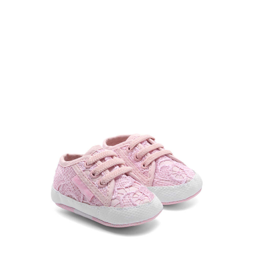 Sneakers basse rosa da bambina con tomaia in pizzo macramè 02