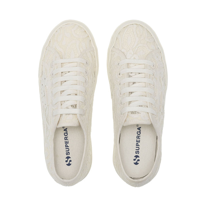 Sneakers bianche con plateau da donna e tomaia in pizzo macramè 4