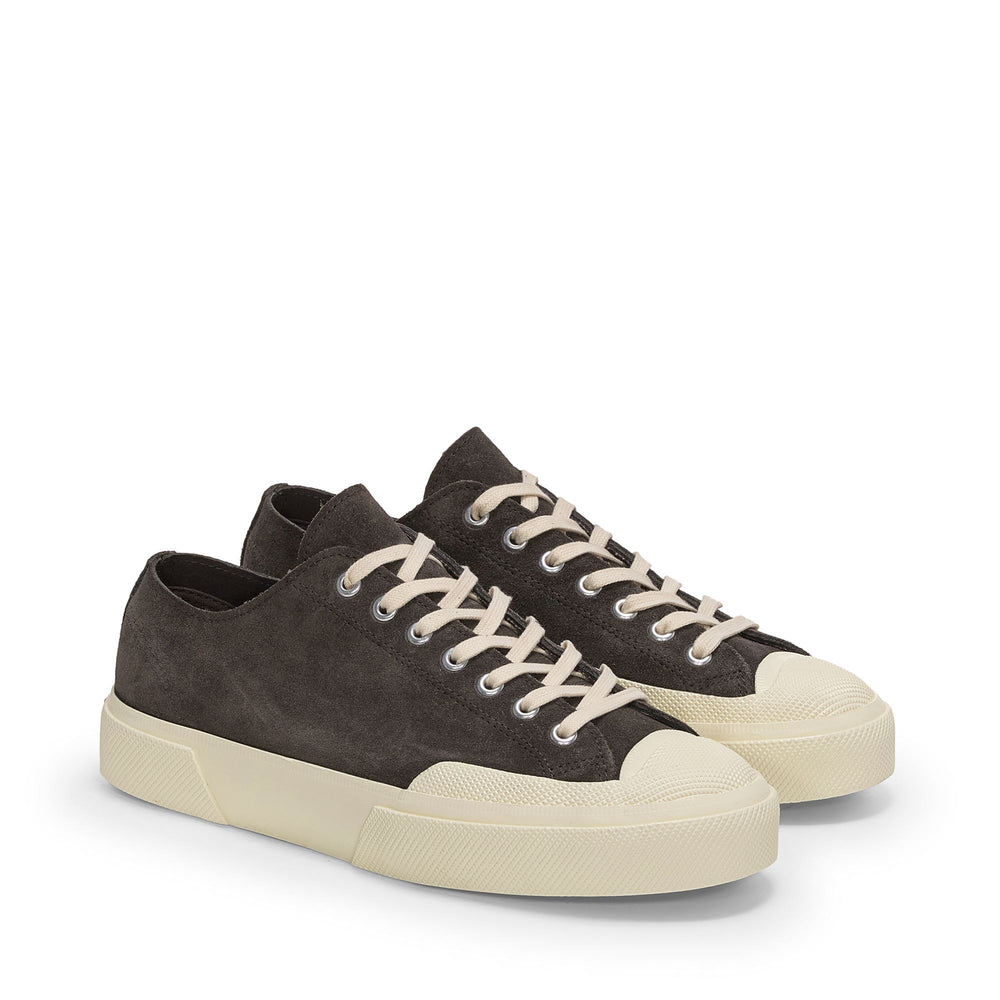 Unisex Grey Low Cut Sneakers with Suede Upper 02