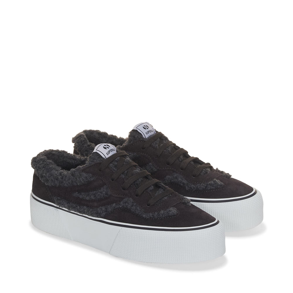 Zapatillas unisex negras de plataforma con parte superior de ante 02