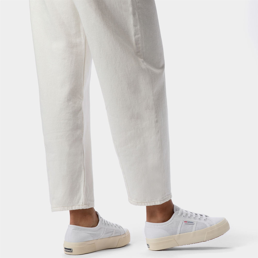 Sneakers bianche con plateau da donna e tomaia in lino main