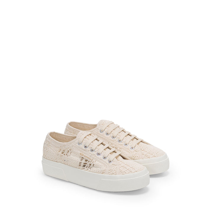 Beigefarbene Damen-Plateau-Sneaker mit Häkeloberteil 2