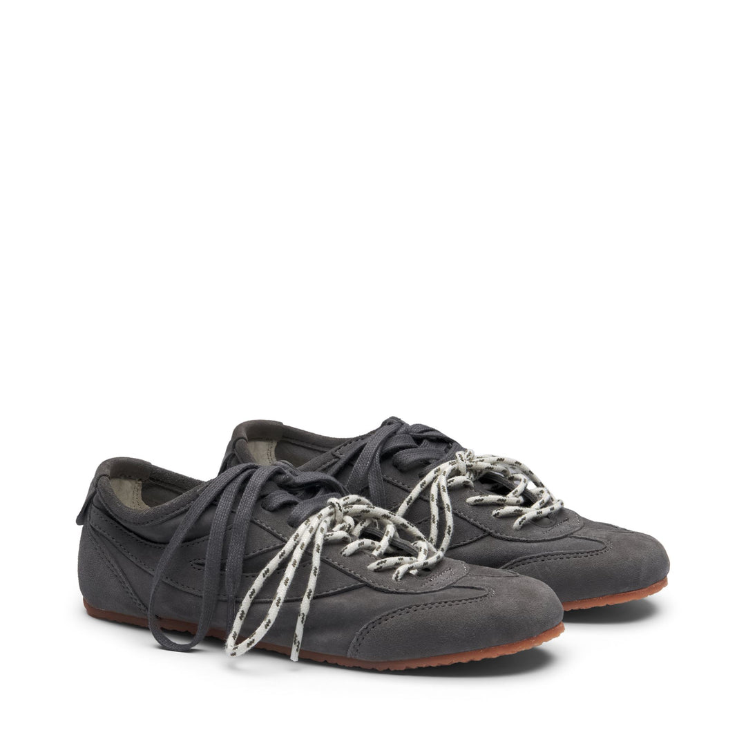 Zapatillas unisex de corte bajo en color gris con parte superior de ante. main