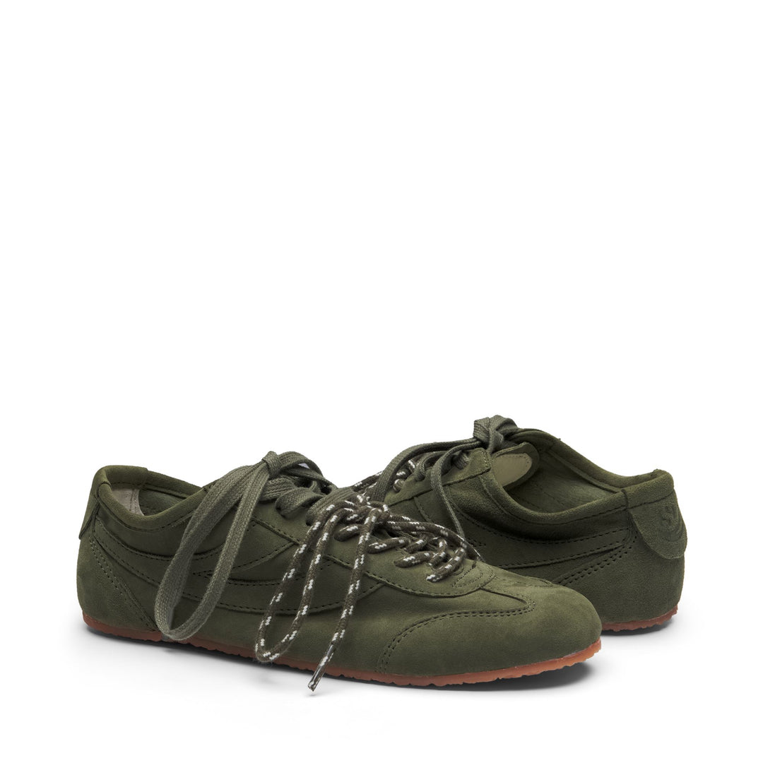 Zapatillas unisex de corte bajo, color verde intenso con parte superior de ante. main