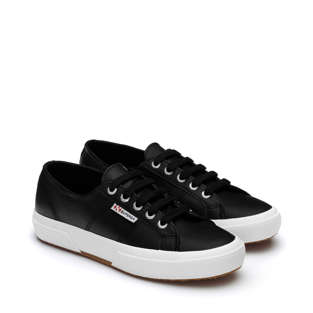Zapatillas negras unisex con parte superior de piel napa 02
