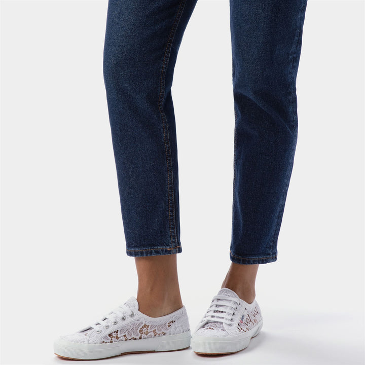 Sneakers classiche bianche da donna con tomaia in cotone 6