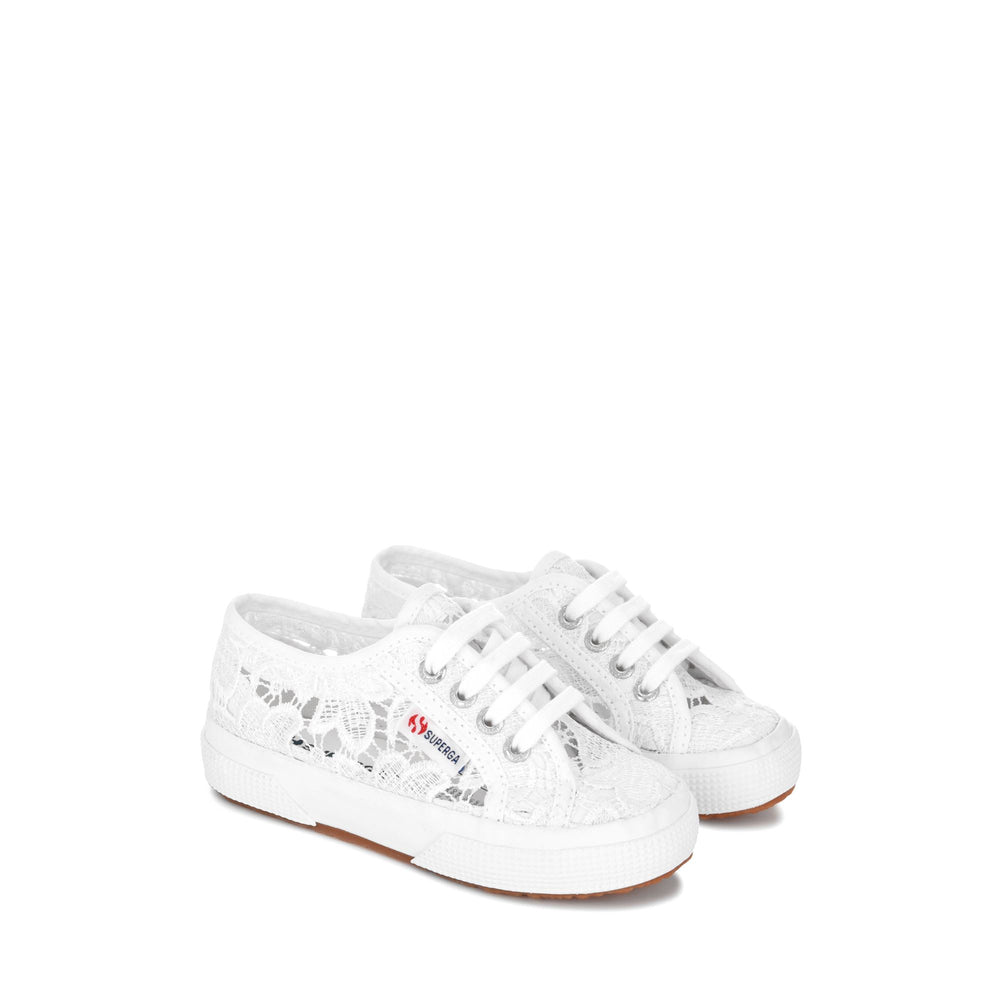 Sneakers bianche da bambina con tomaia in pizzo macramè 02