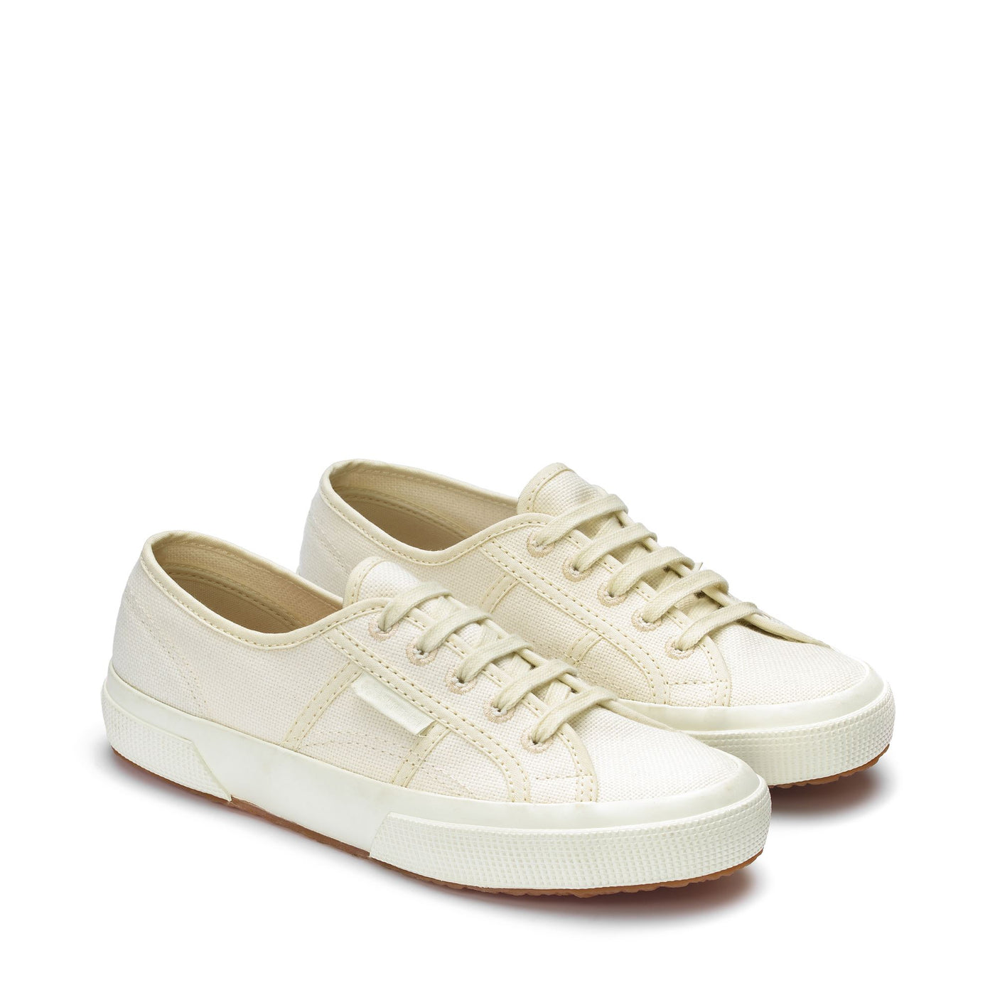 Le Superga Unisex 2750 ORGANIC CANVAS NATURAL DYE Low Cut WEEDS Dressed Front (jpg Rgb)	