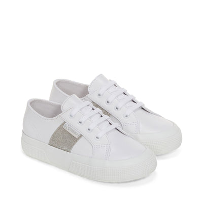 Le Superga Girl 2750 KIDS FAUX LEATHER GLITTER Sneaker WHITE-SILVER Dressed Front (jpg Rgb)	